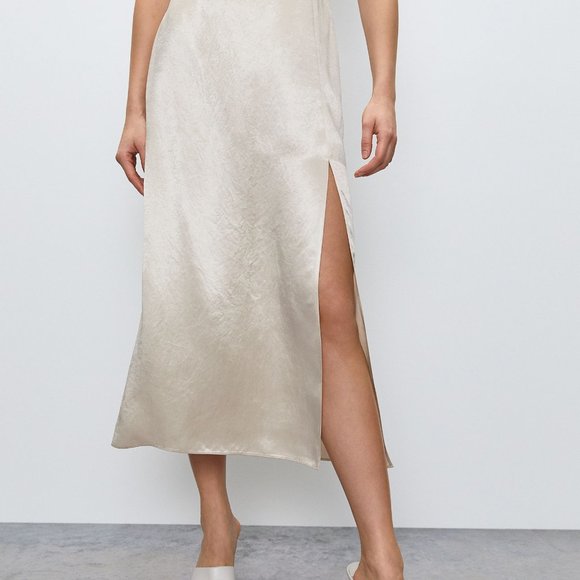 Aritzia Dresses & Skirts - Aritzia Satin Maxi Skirt in Champagne Cream with Side Slit